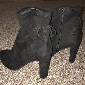 Black velvet 8.5 heel high ankle boot